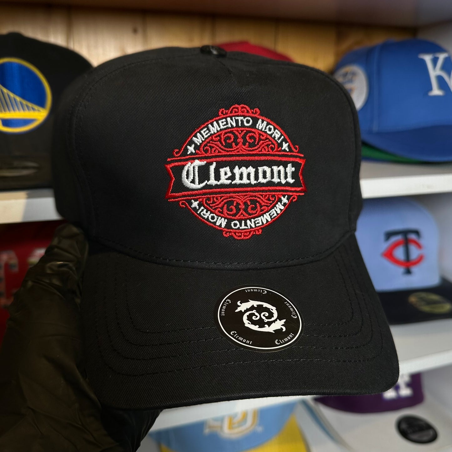 Gorra Ajustable Clemont Logo Rojo