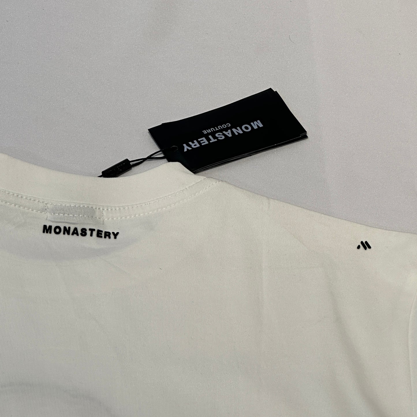 Camiseta Monastery blanca