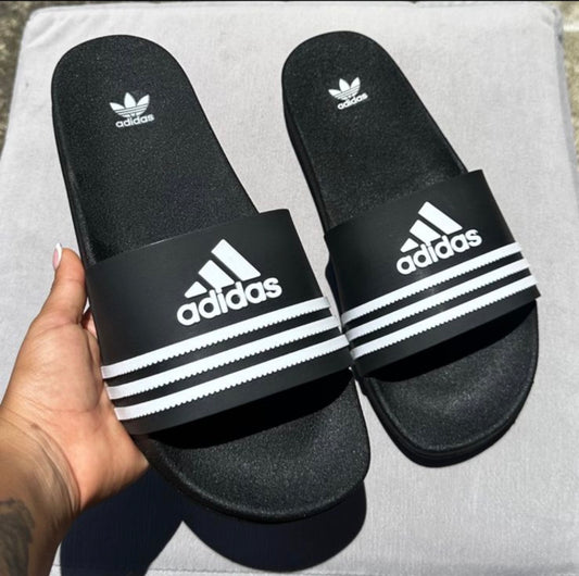 Chancletas Adidas negra
