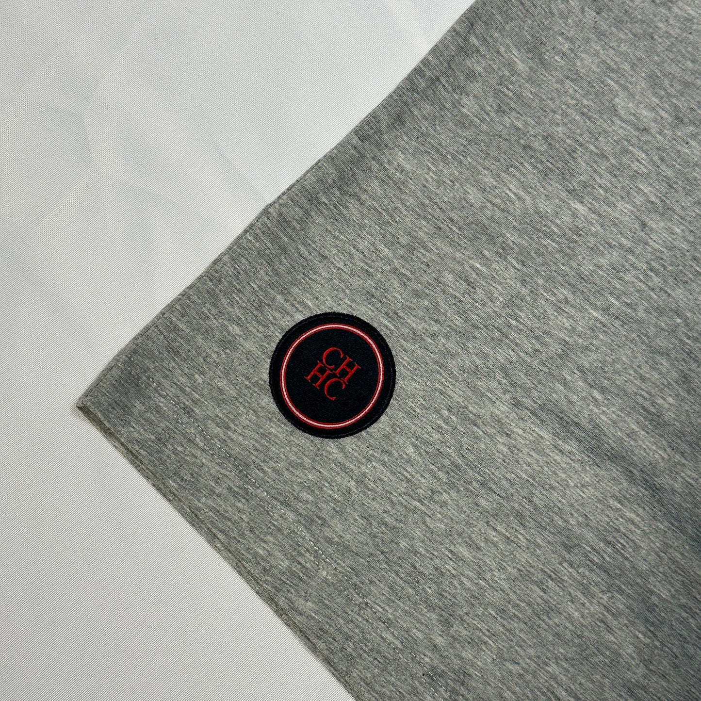 Camiseta CH gris
