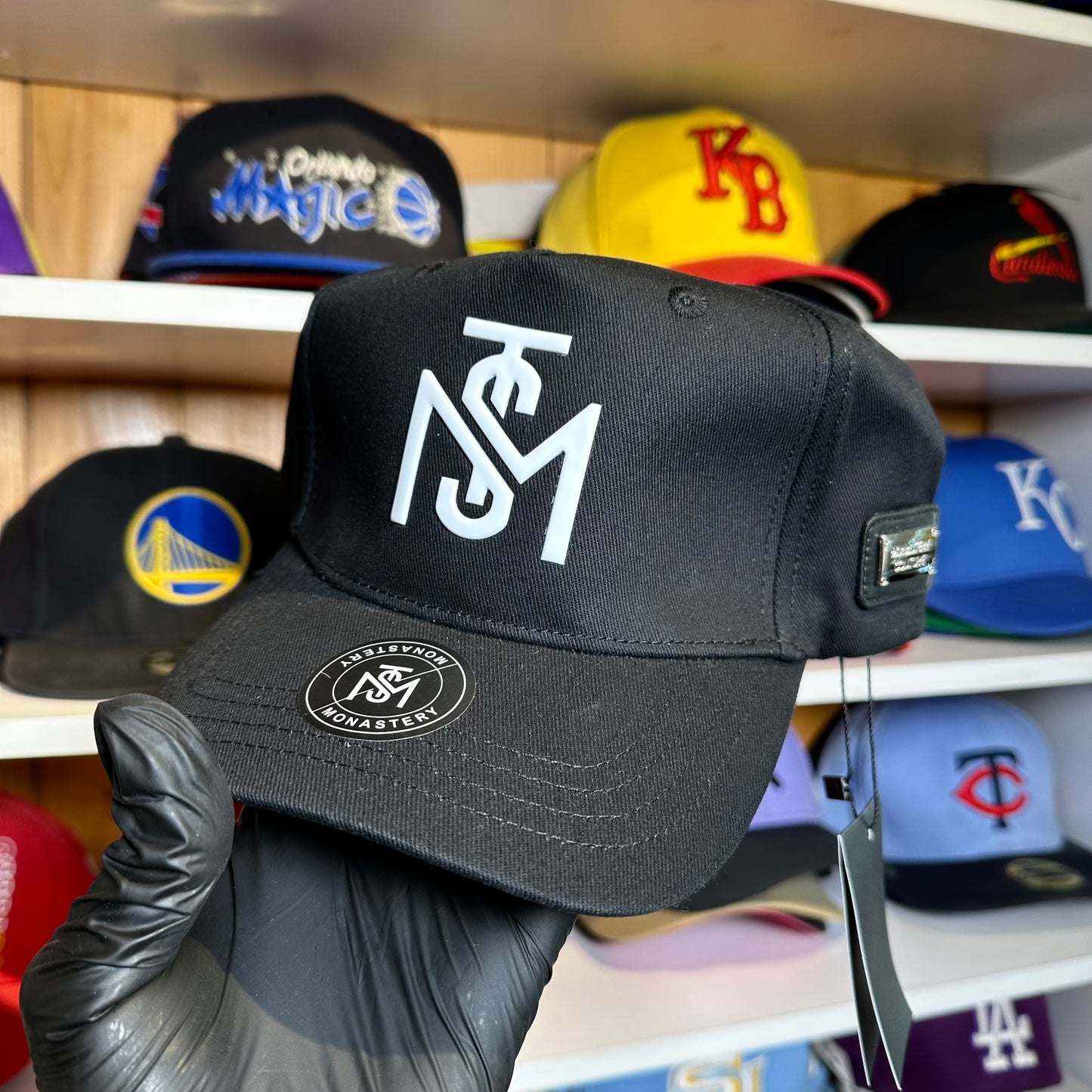 Gorra Ajustable Monastery Negra Diseño 1