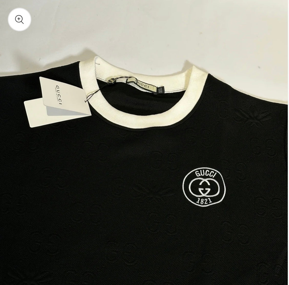 Camiseta Gucci negra con blanco