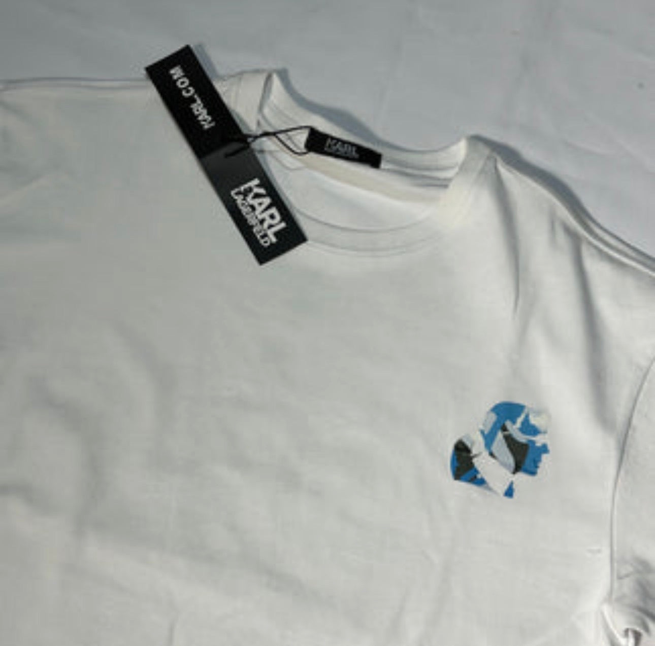 Camiseta Karl Blanca diseño 2