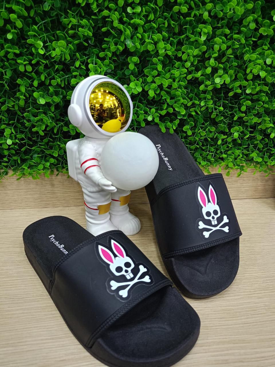 Chancletas Psycho bunny negra