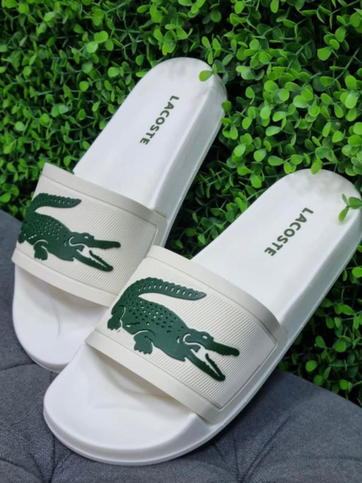 Chancletas Lacoste Beige