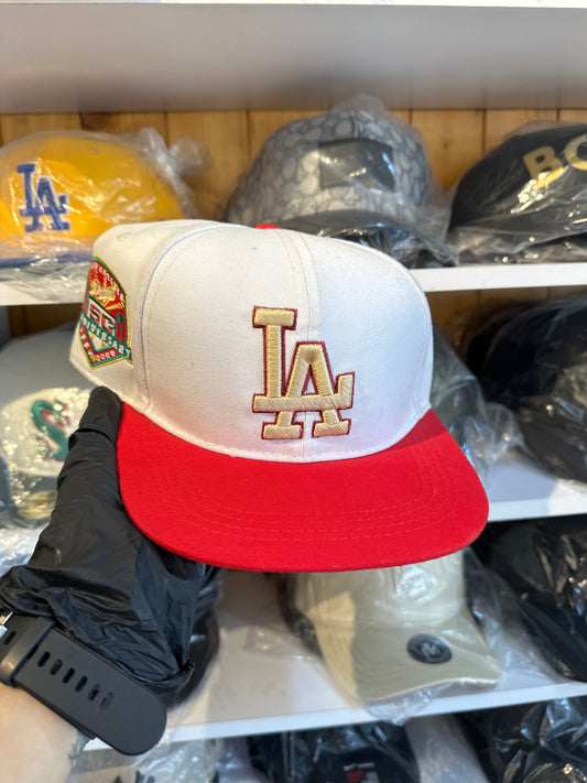 Gorra cerrada Los Ángeles Blanca