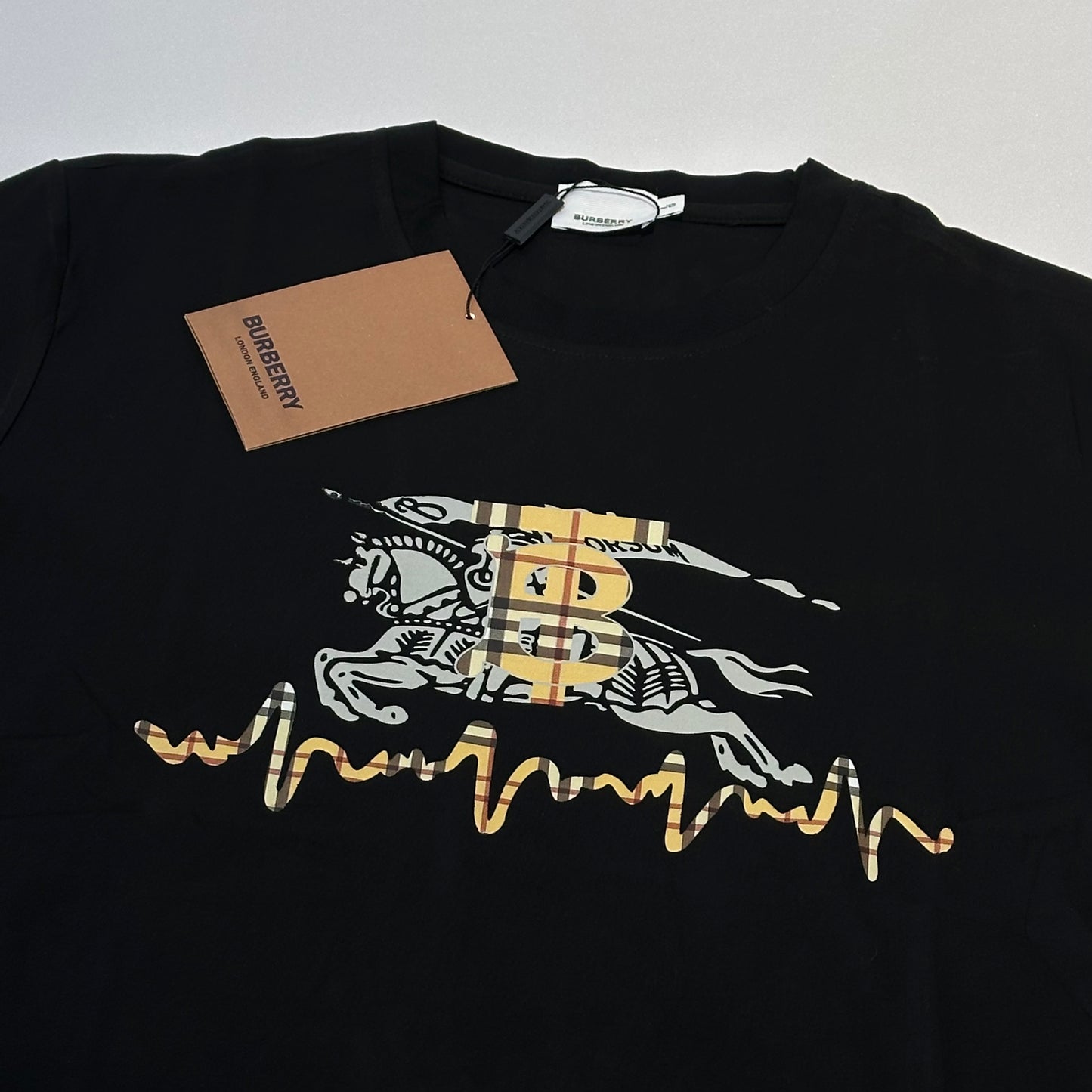 Camiseta burberry negra