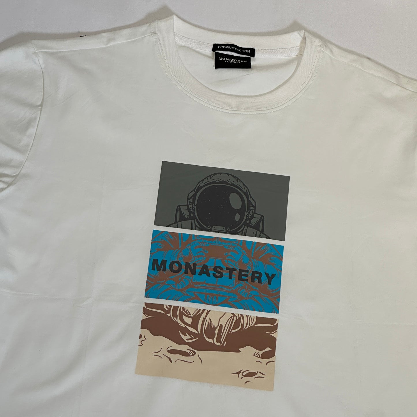 Camiseta monastery blanca