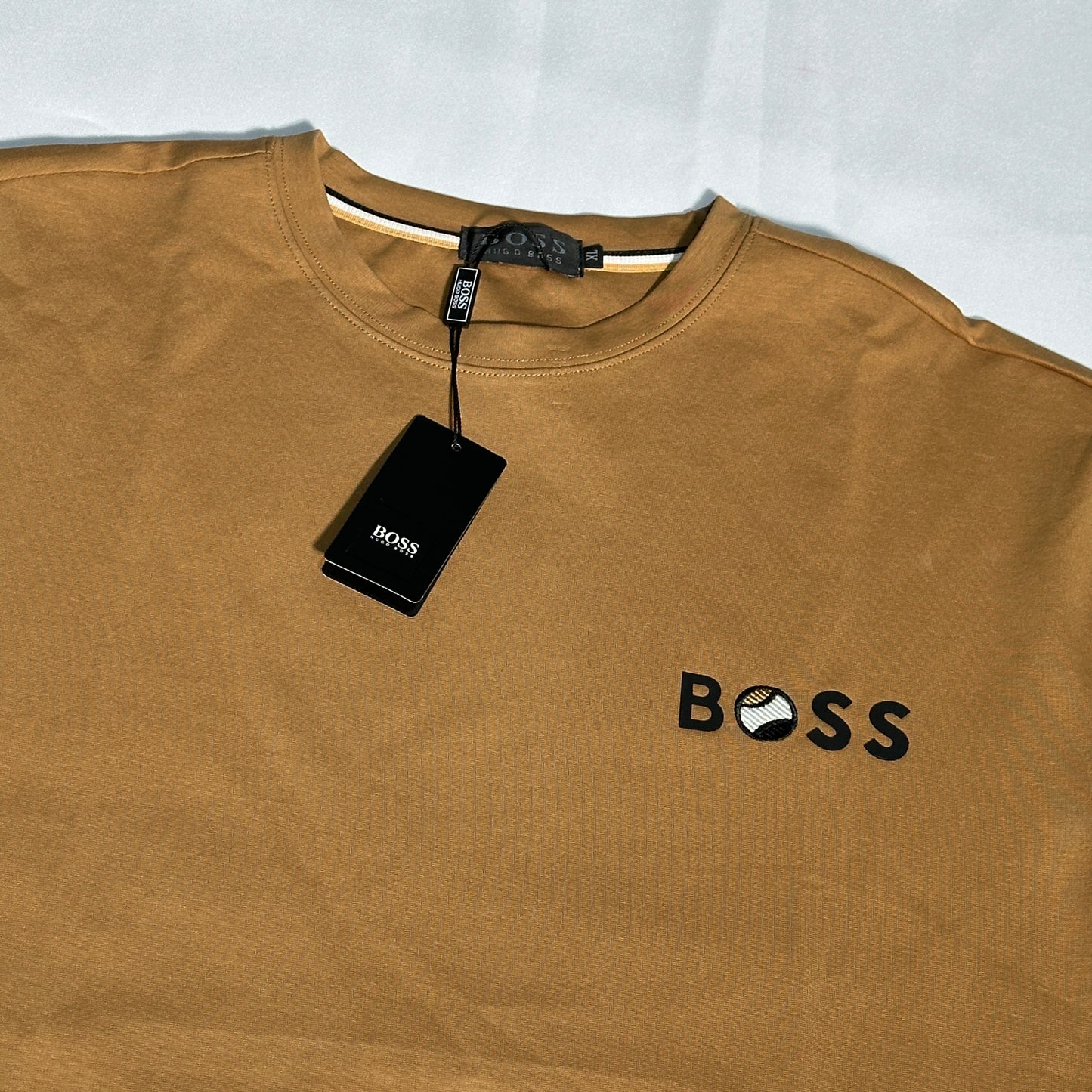 Camiseta Boss café