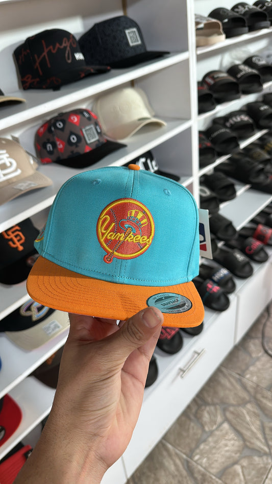 Gorra Ajustable Yankees Azul con Anaranjado