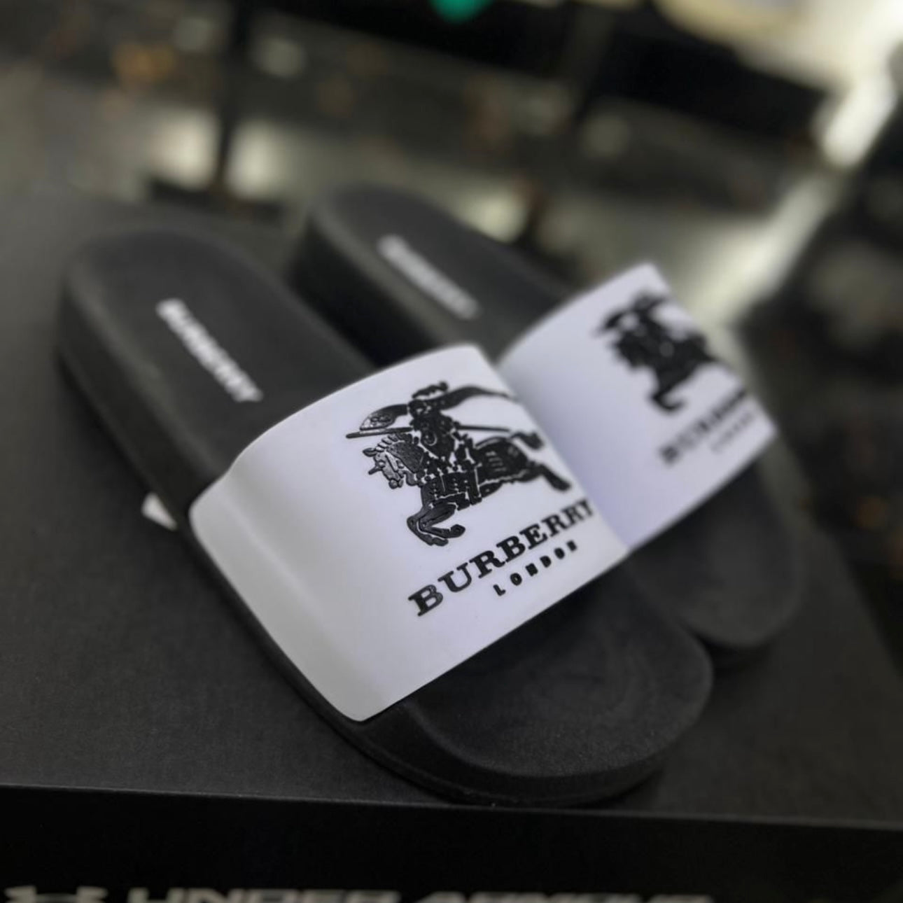 Chancletas Burberry Blanca