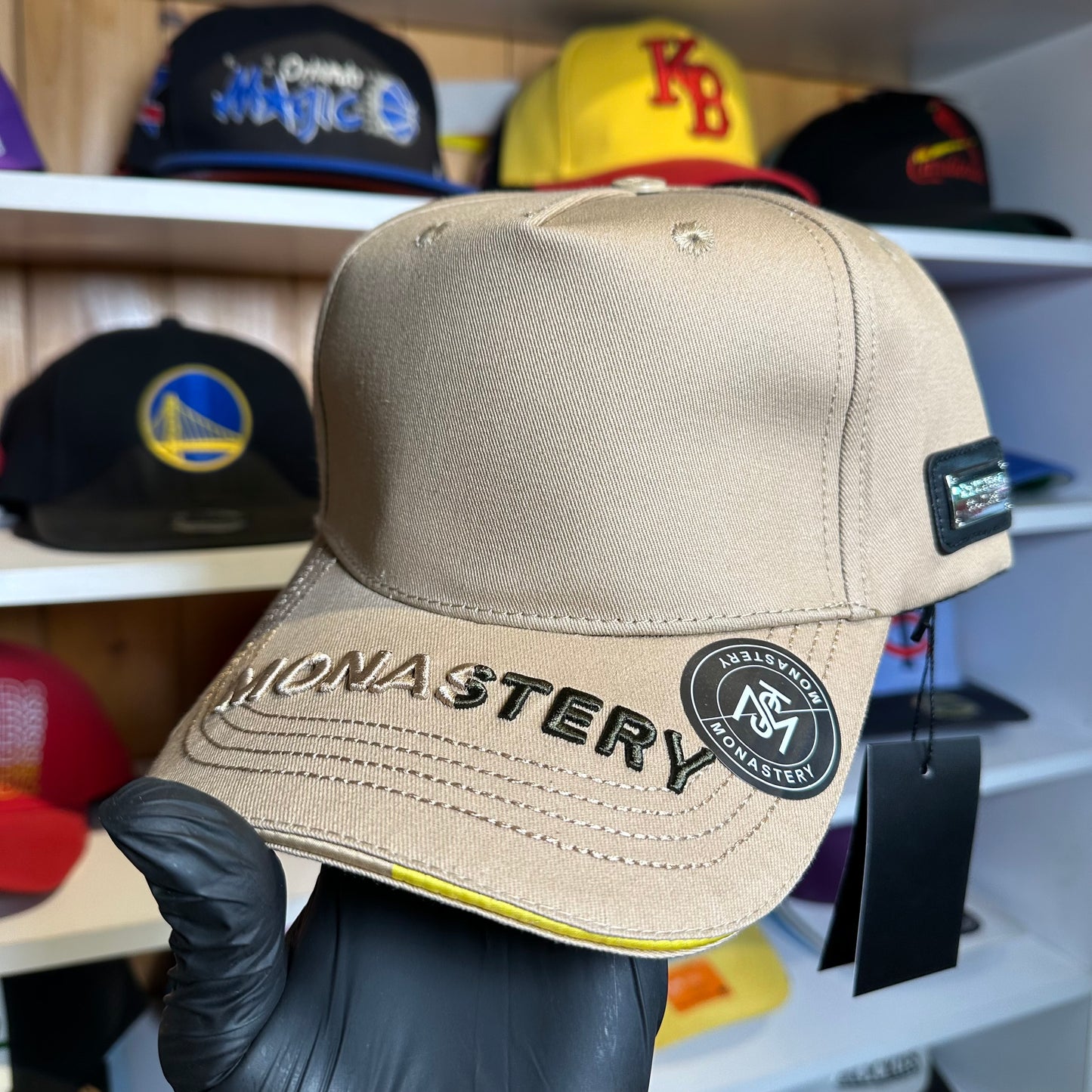 Gorra Ajustable Monastery Beige Diseño 2
