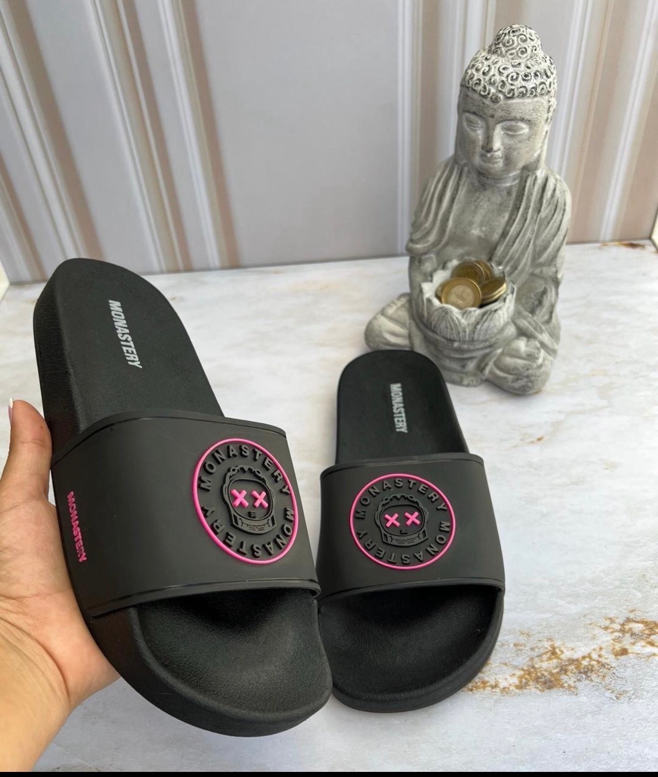 Chancletas monastery negras