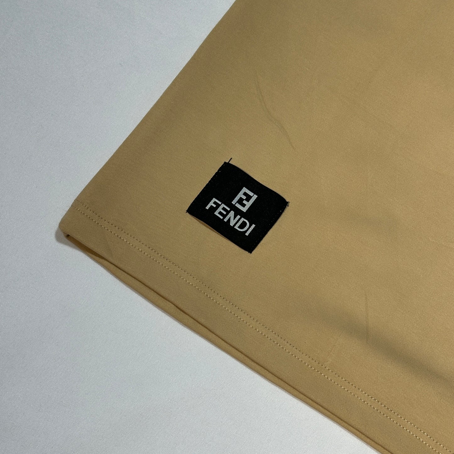 Camiseta Fendi beige