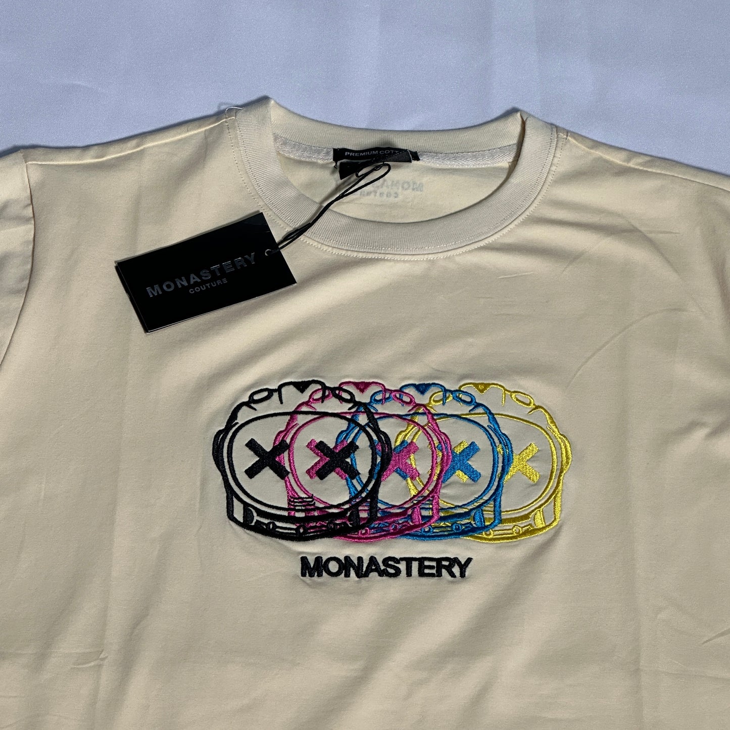 Camiseta Monastery amarilla