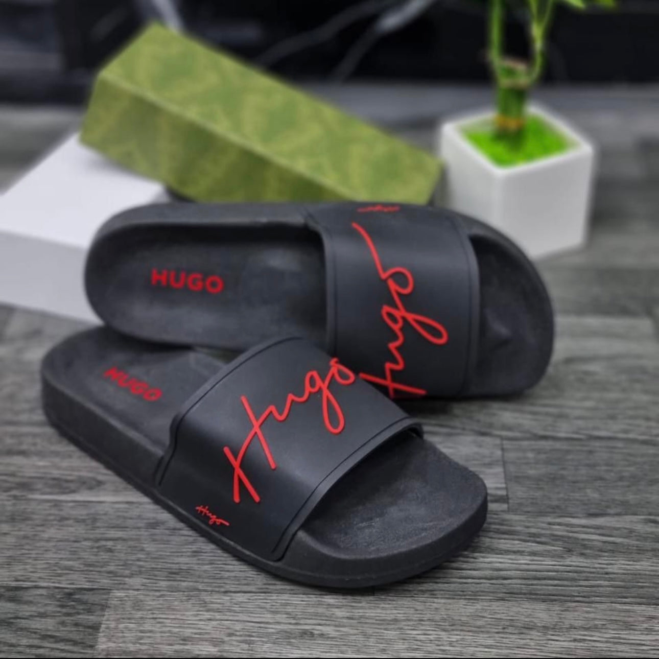 Chancletas Hugo Negras con Rojo