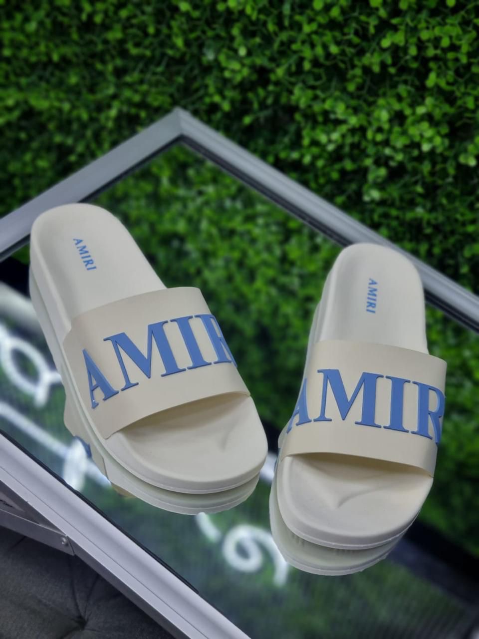 Chancletas Amiri beige
