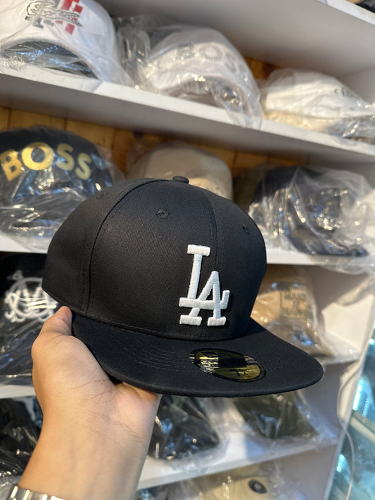 Gorra Cerrada Los Ángeles Negra
