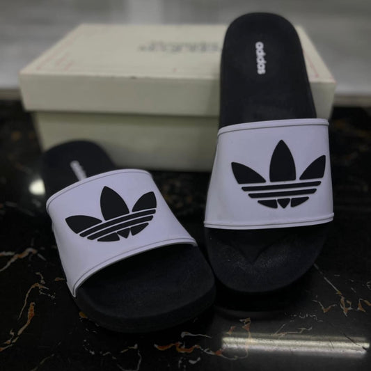 Chancletas Adidas Blancas con Negro Diseño 1