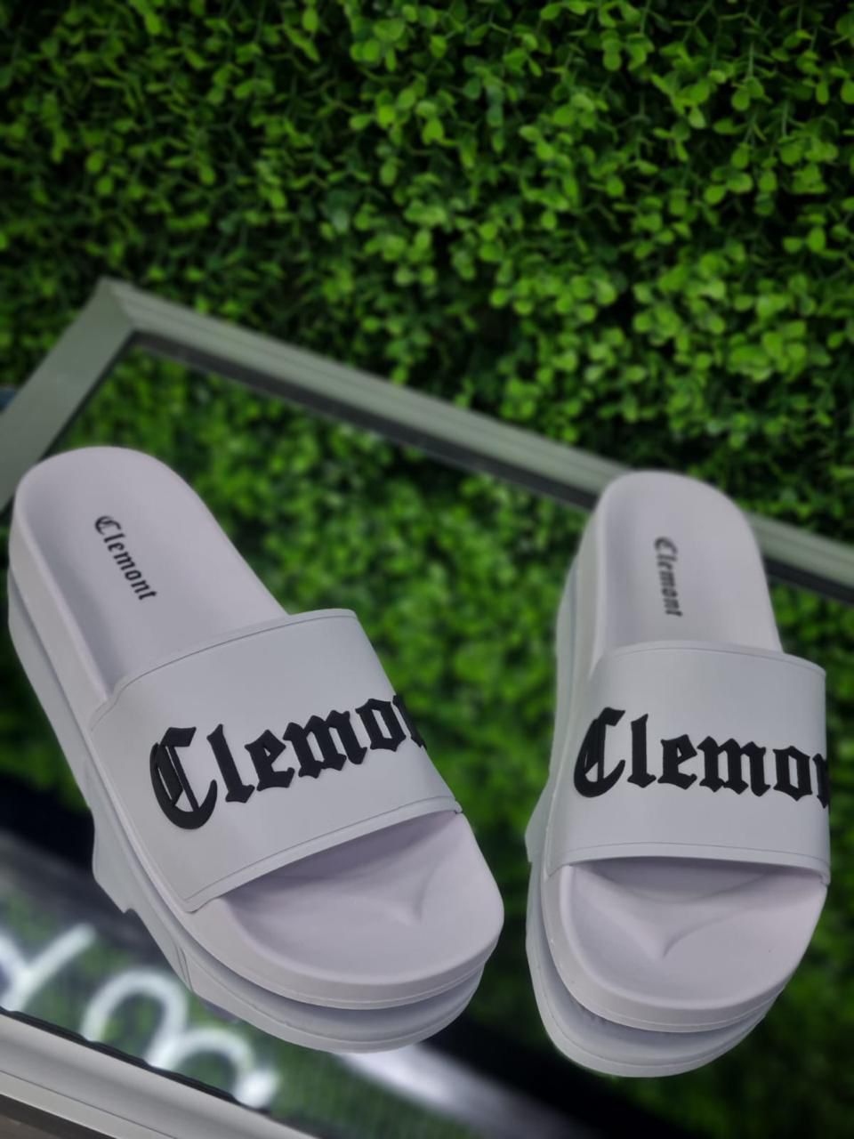 Chancletas Clemont blancas