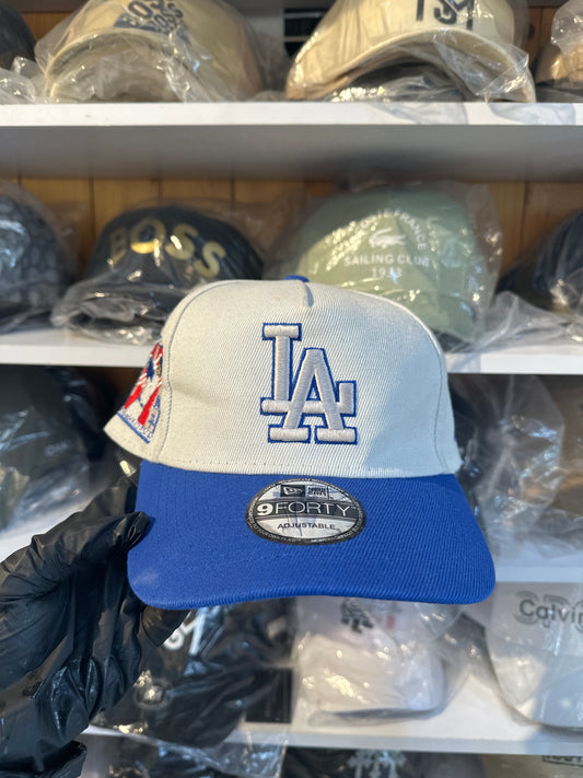 Gorra Los Ángeles Blanca con azul