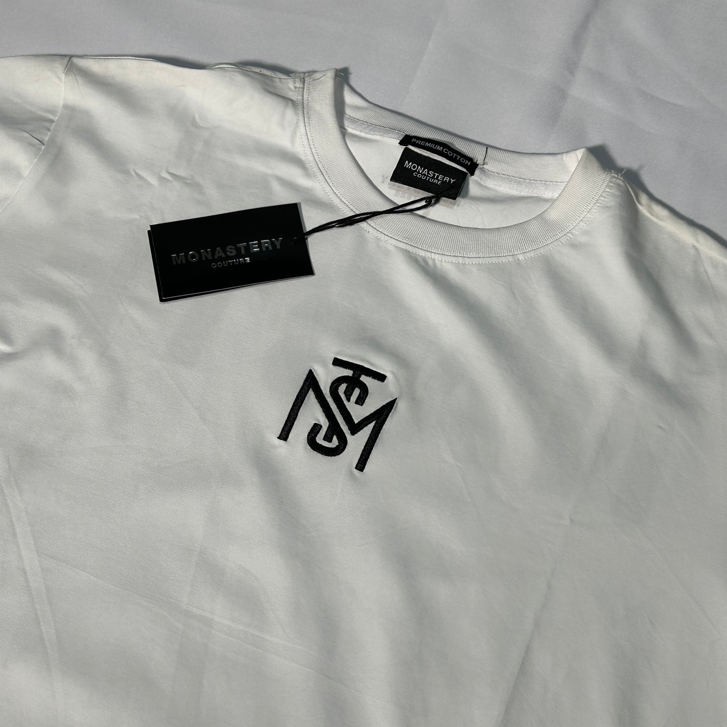 Camiseta Monastery blanca