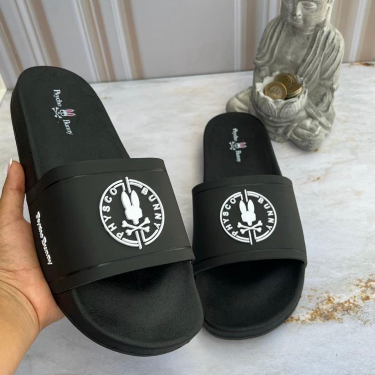 Chancletas psycho bunny negra