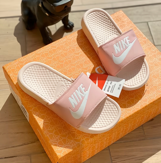 Chancletas Nike beige con blanco