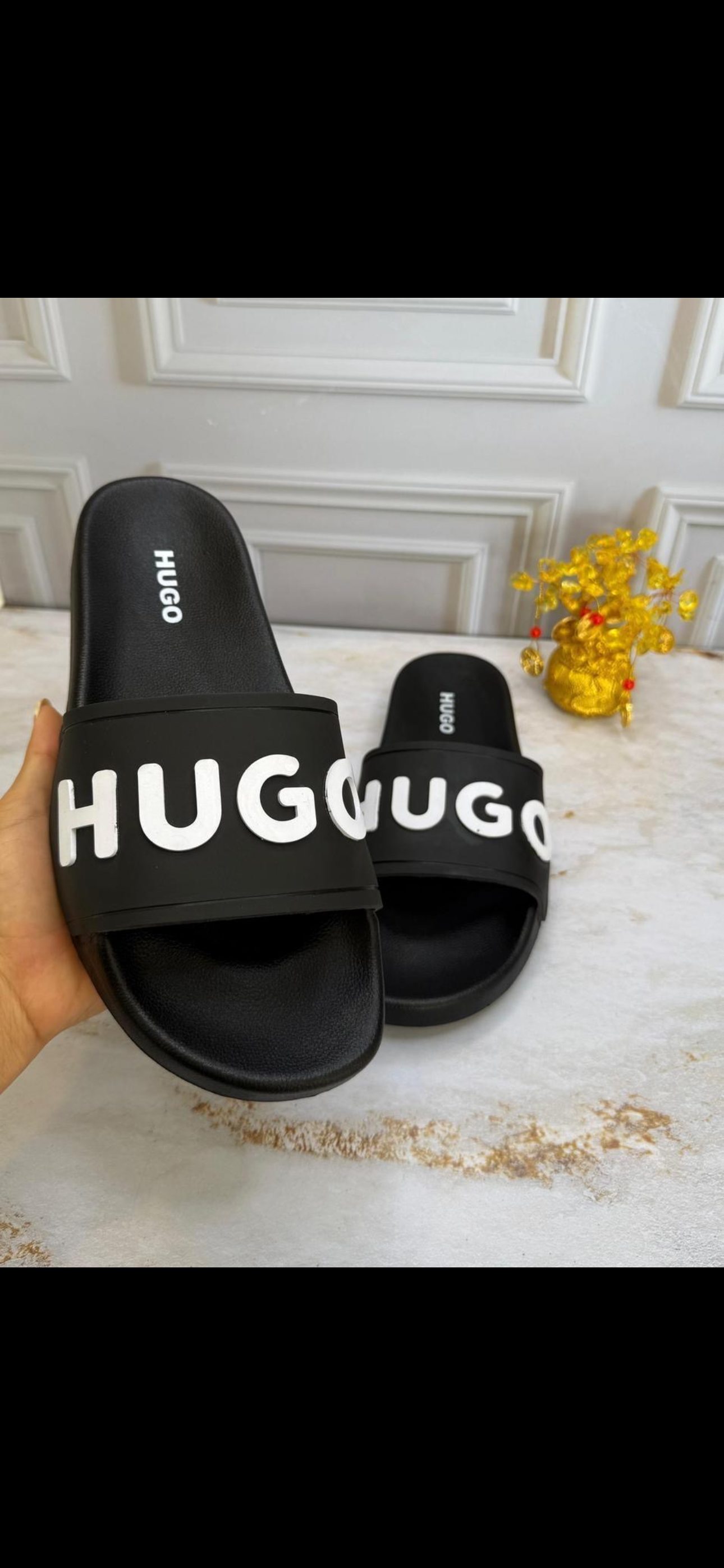 Chancletas Hugo negras diseños 3