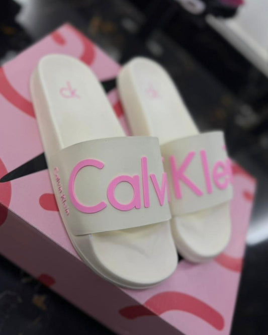 Chancletas Calvin Klein Beige Diseño Clásico 3