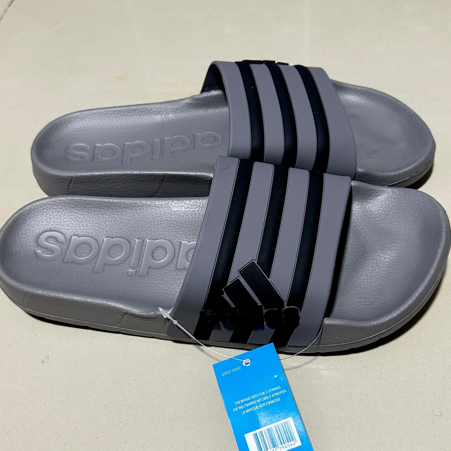 Chancletas Adidas gris