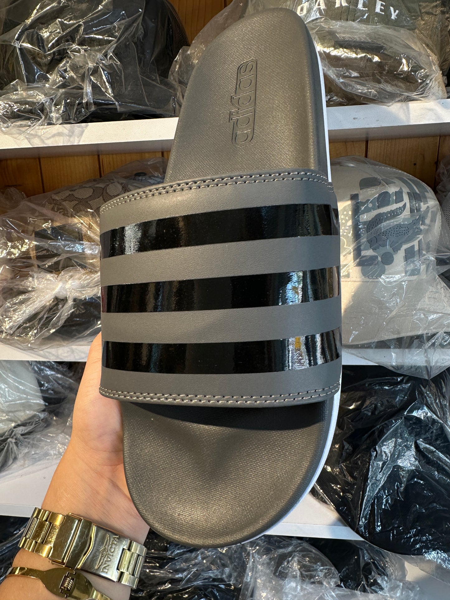 Chancletas Adidas comfort grises