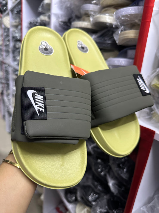 Chancletas Nike SB verdes